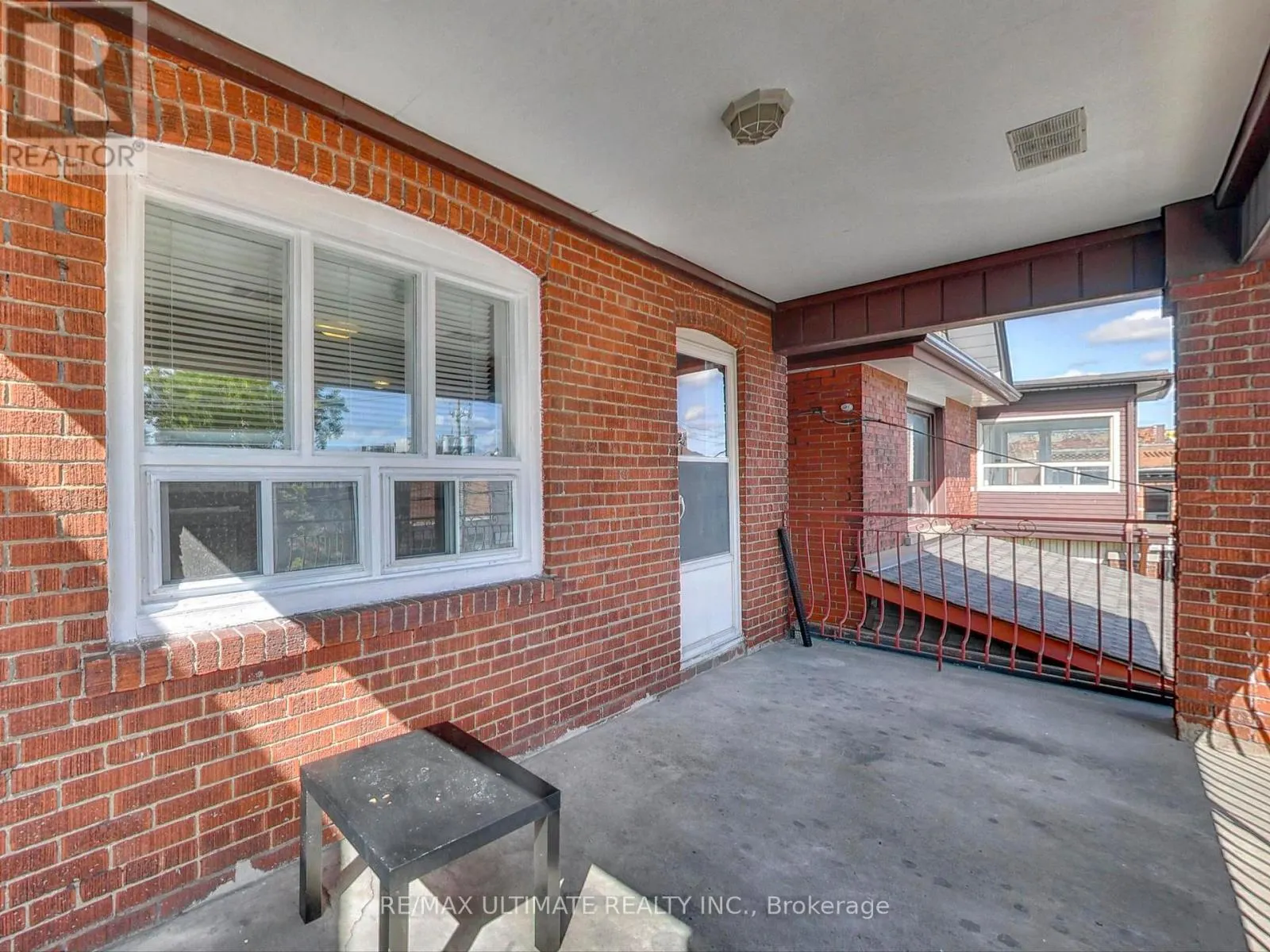 1654 DUFFERIN STREET