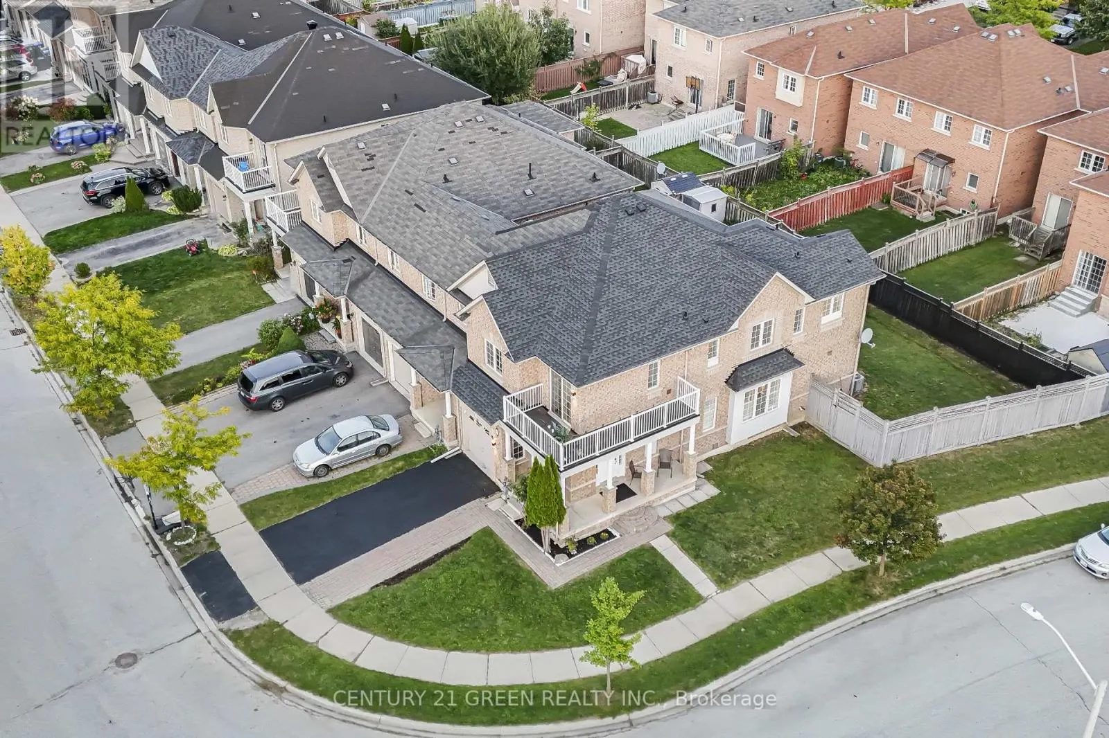 35 SAMANTHA CRESCENT