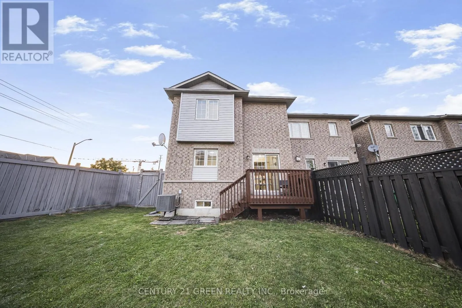 35 SAMANTHA CRESCENT