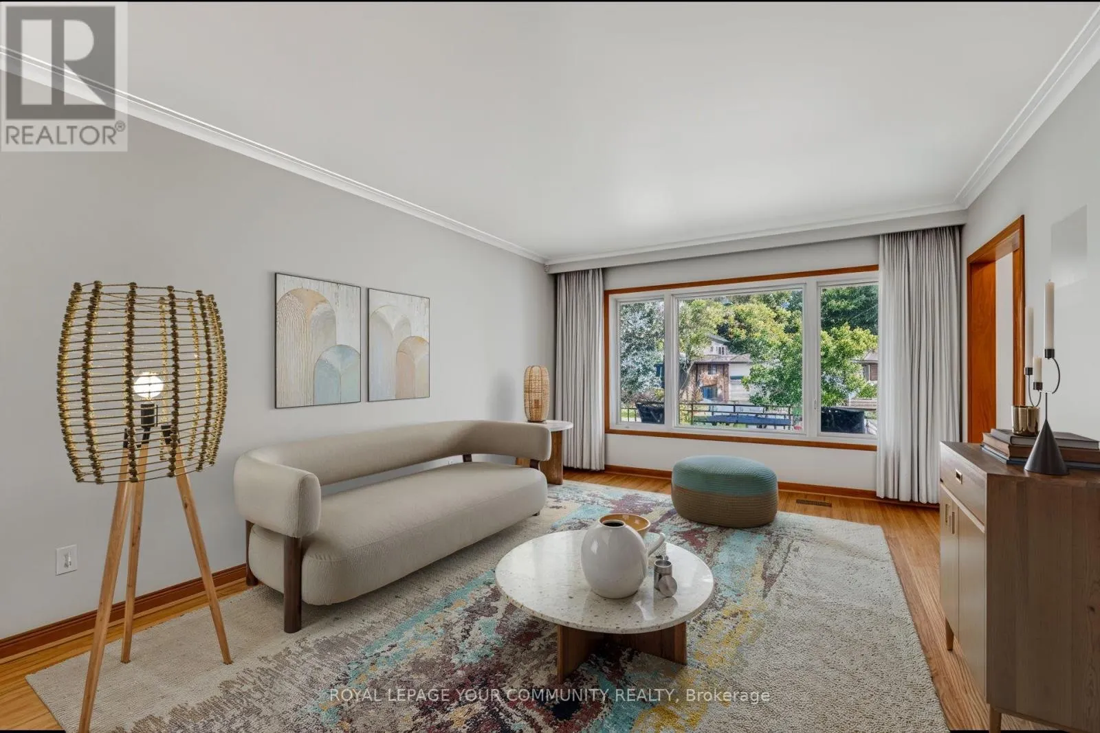 6 HENTOB COURT
