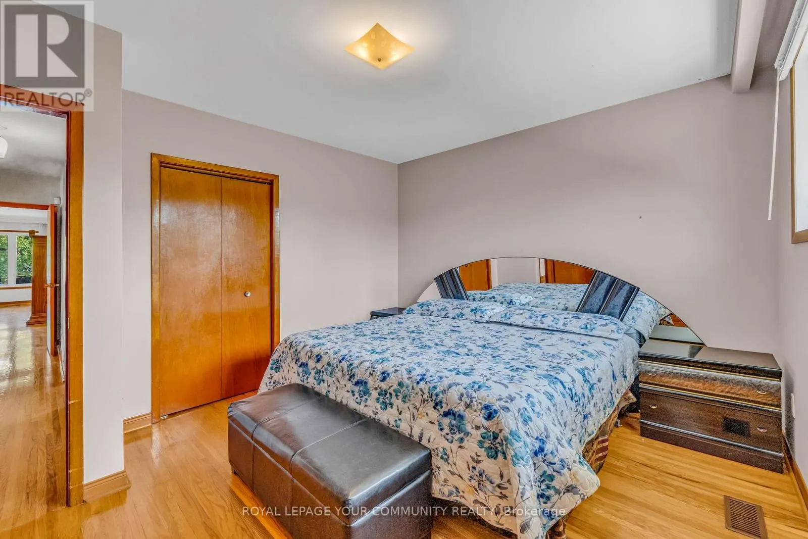 6 HENTOB COURT