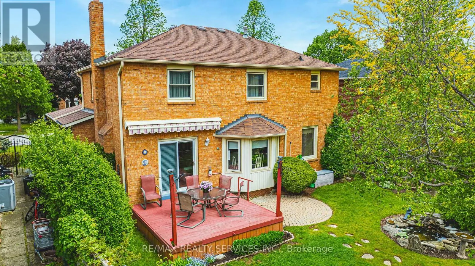 17 COX CRESCENT