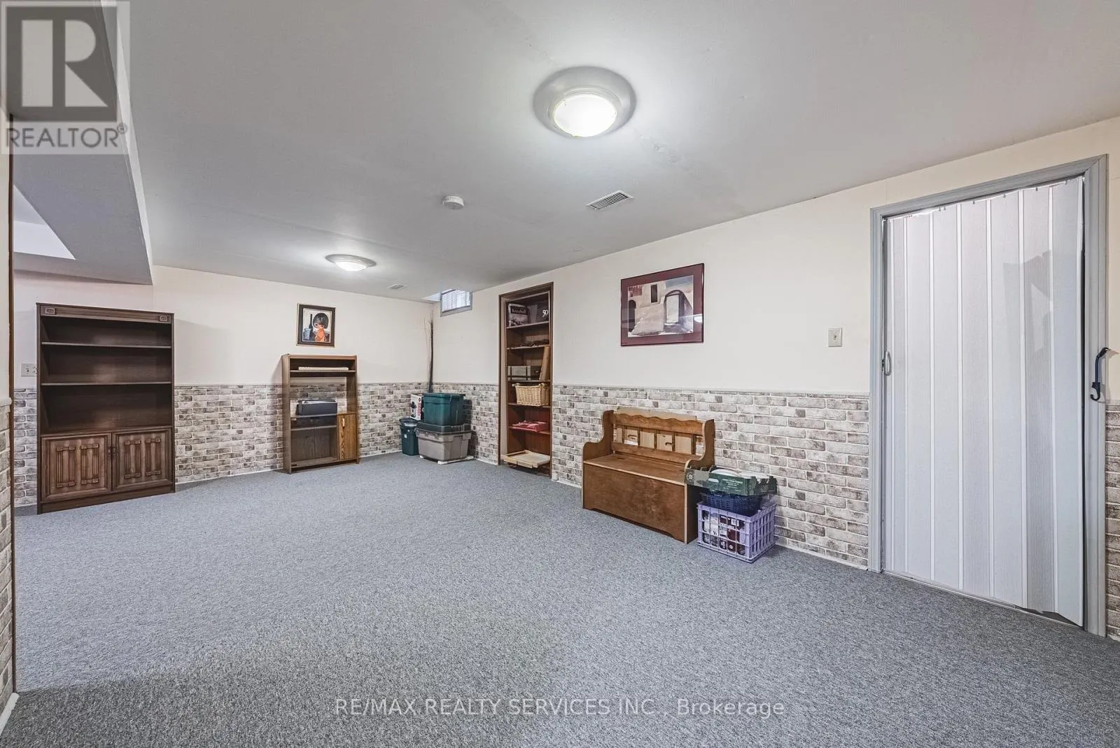 17 COX CRESCENT