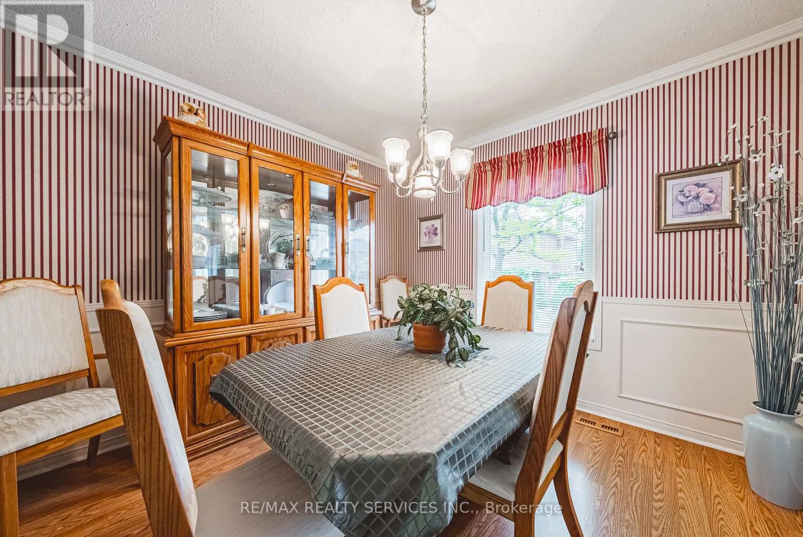17 COX CRESCENT