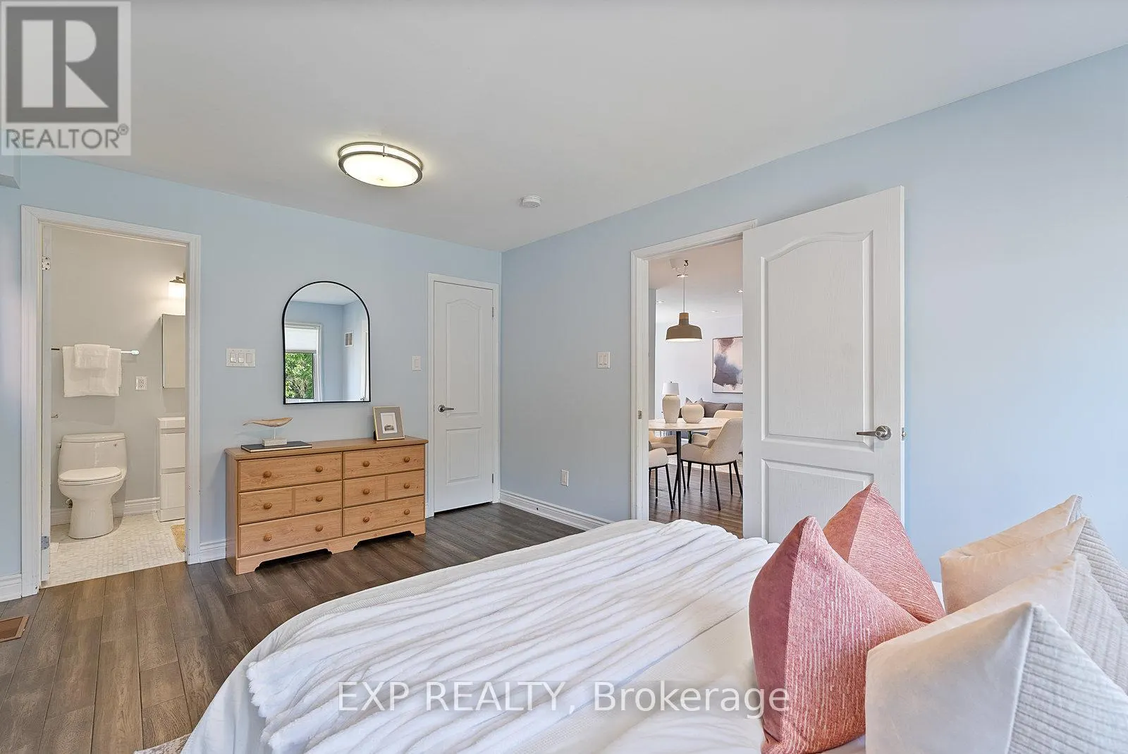 4056 LONGO CIRCLE