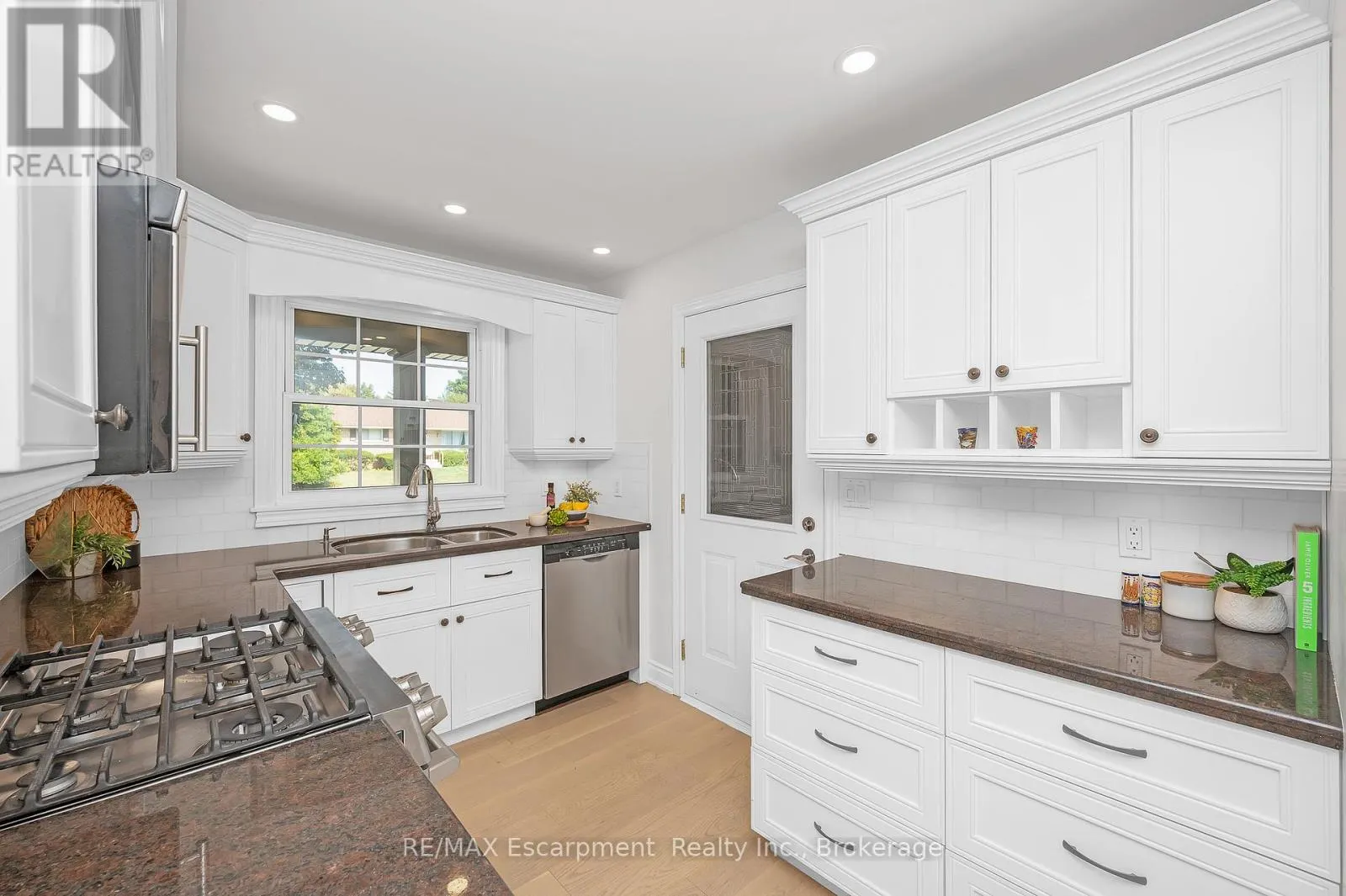 350 EAST SIDE CRESCENT