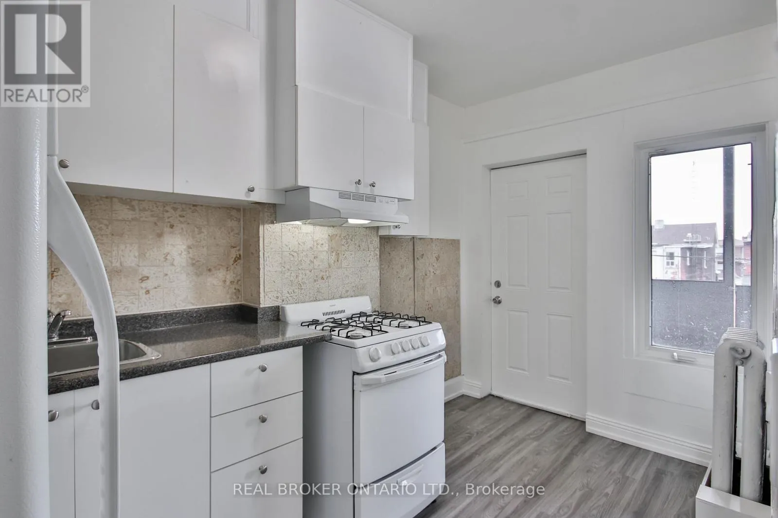 3 - 1191 ST CLAIR AVENUE W