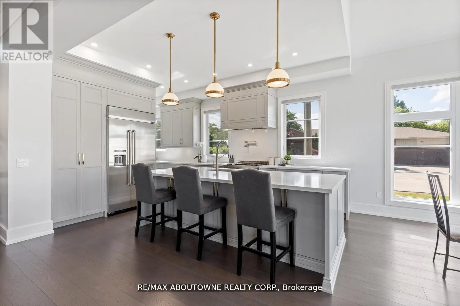 UPPER - 265 WOODALE AVENUE