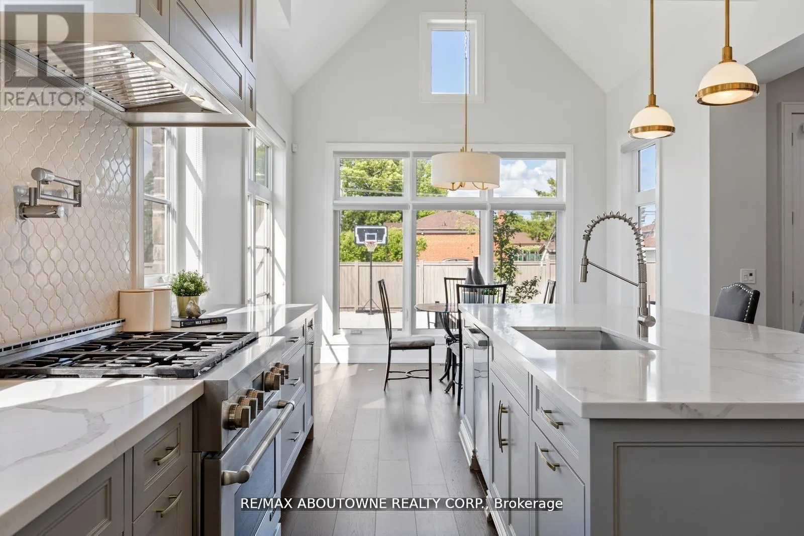 UPPER - 265 WOODALE AVENUE