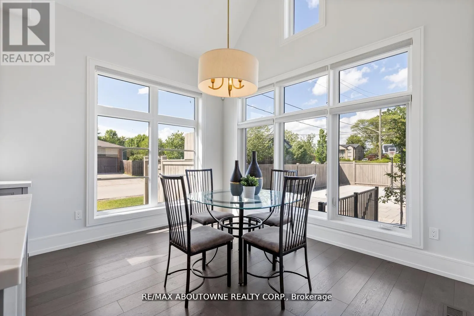 UPPER - 265 WOODALE AVENUE