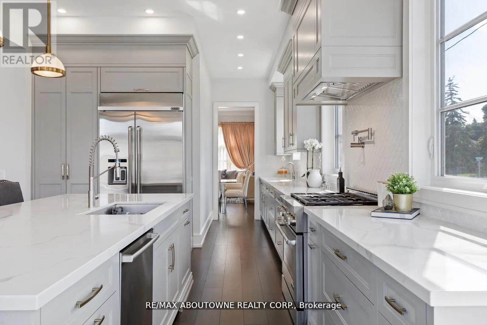 UPPER - 265 WOODALE AVENUE