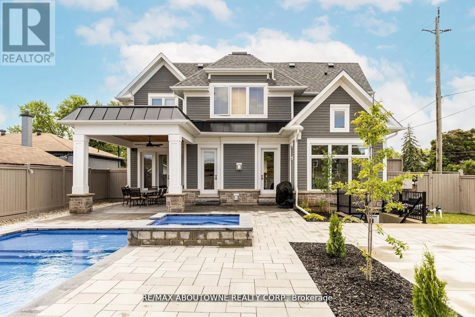UPPER - 265 WOODALE AVENUE