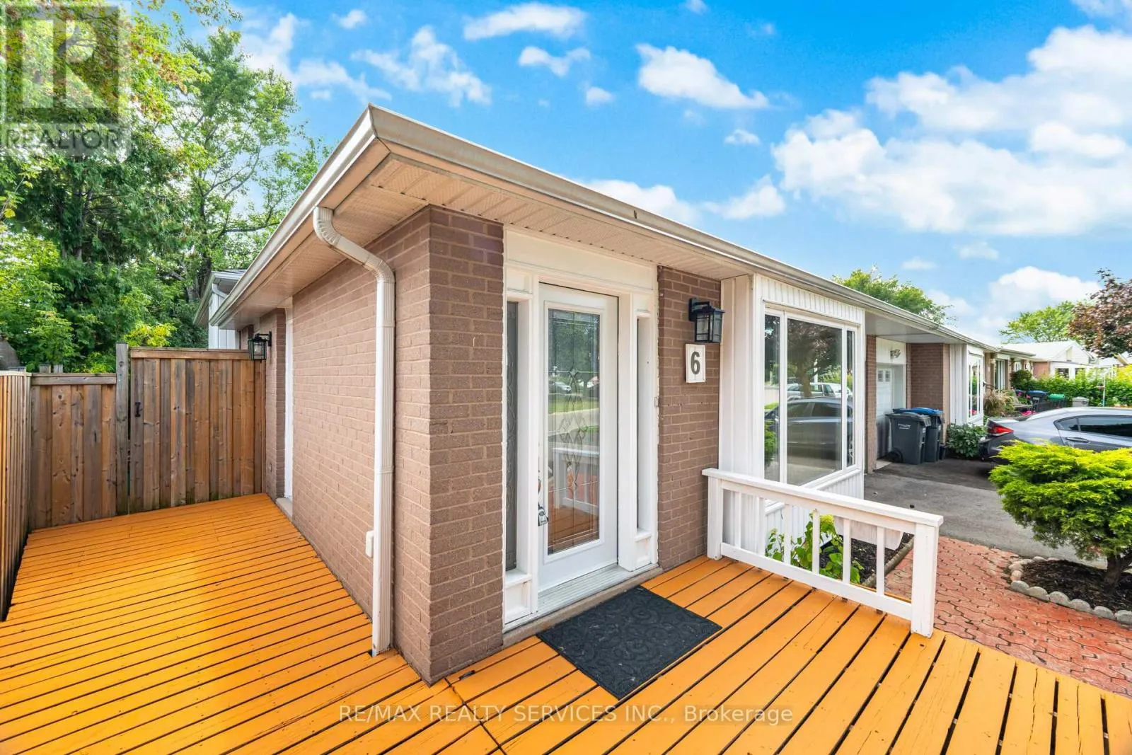 6 GLENMORE CRESCENT