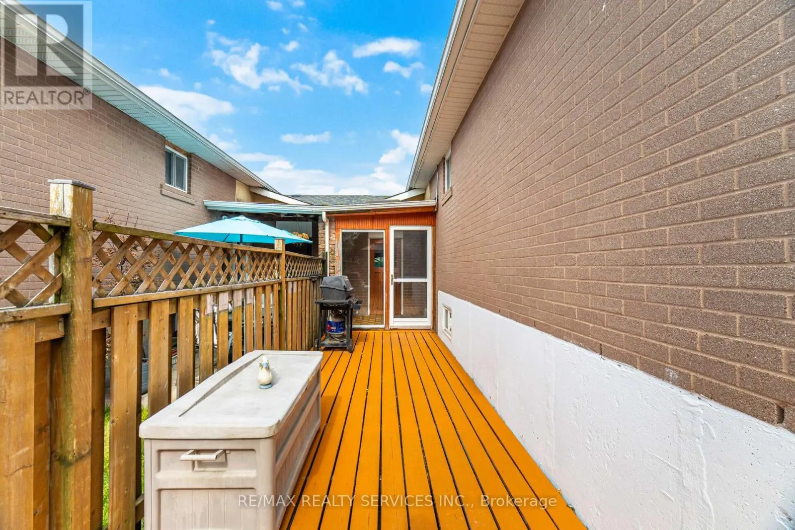 6 GLENMORE CRESCENT