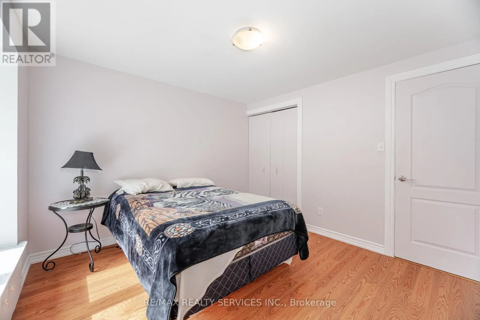 6 GLENMORE CRESCENT