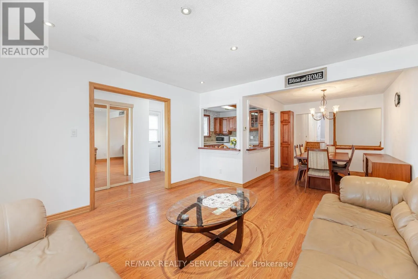 6 GLENMORE CRESCENT