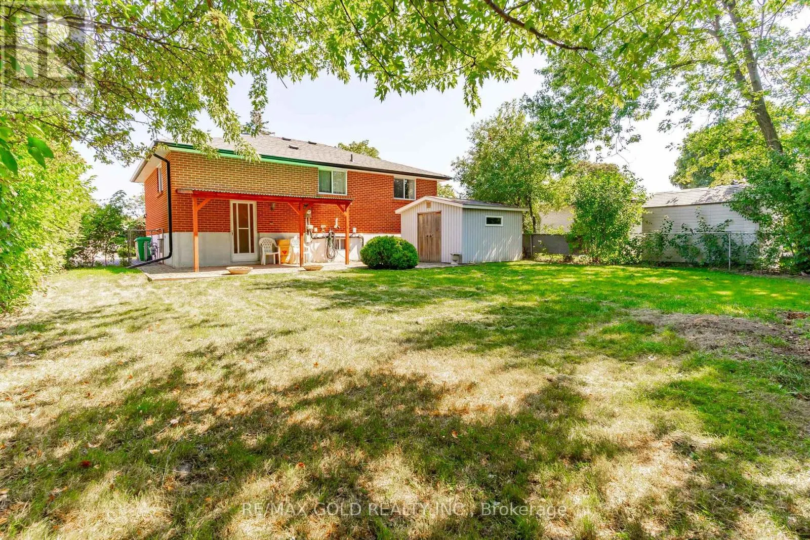 20 DUNSTER CRESCENT