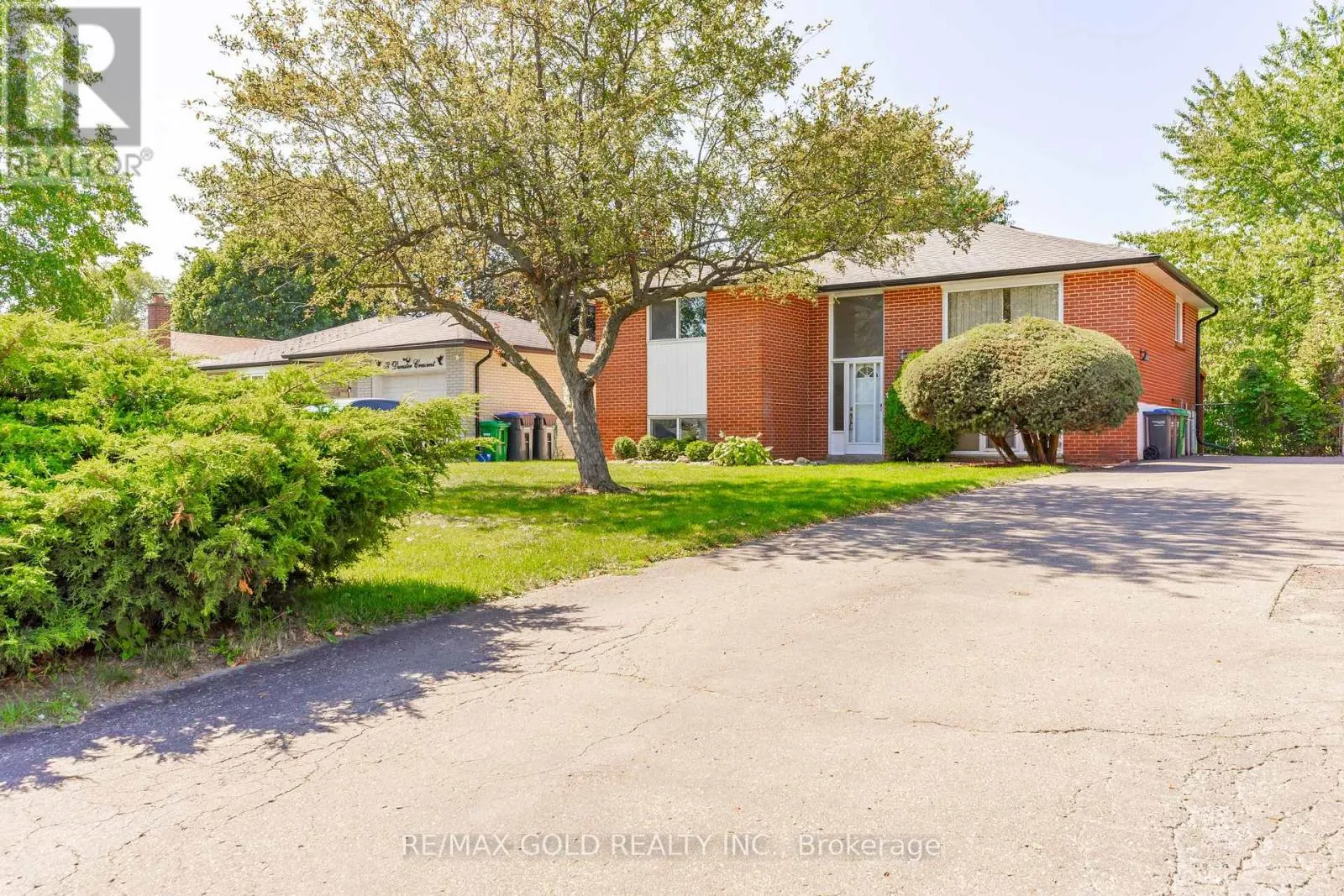 20 DUNSTER CRESCENT
