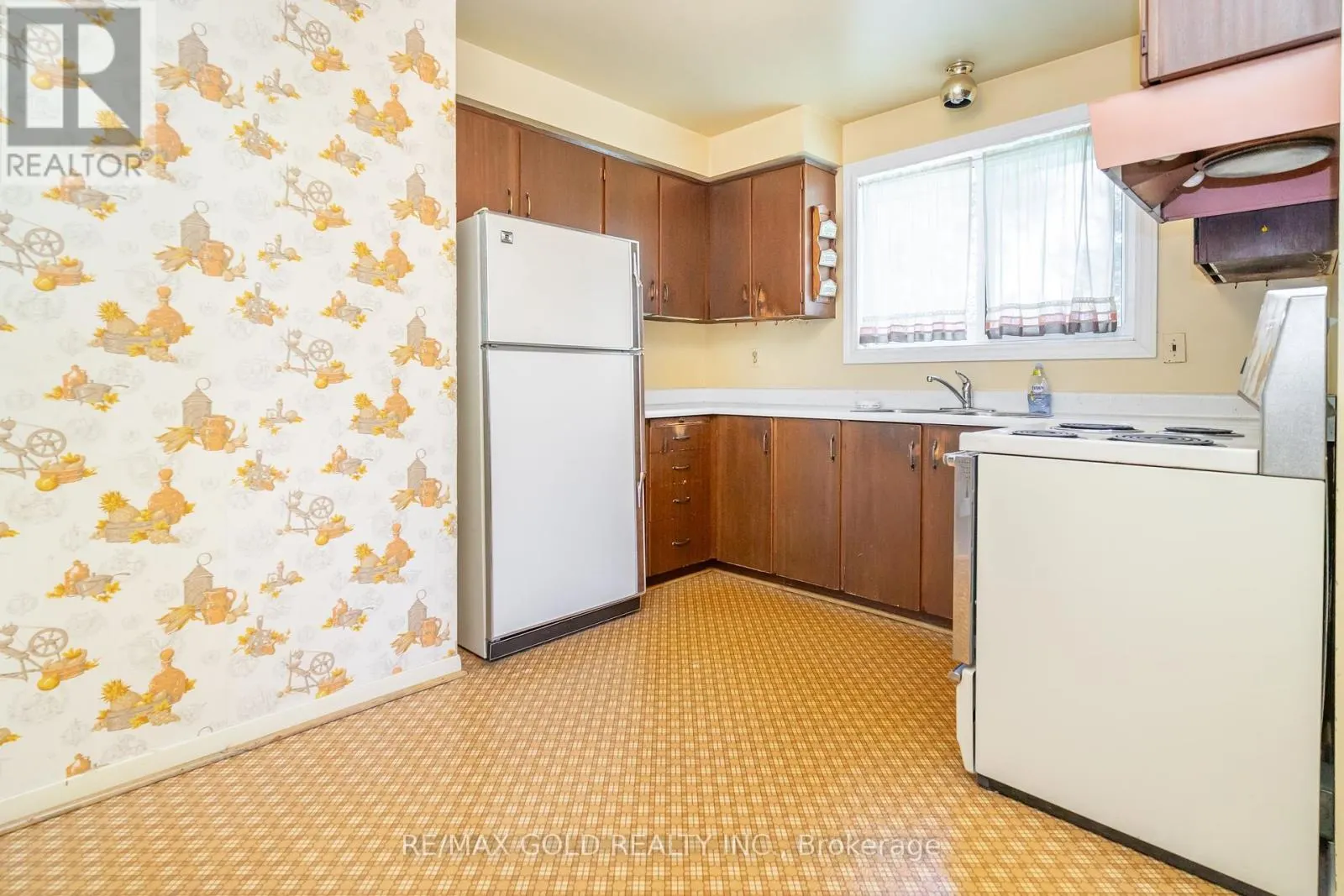 20 DUNSTER CRESCENT