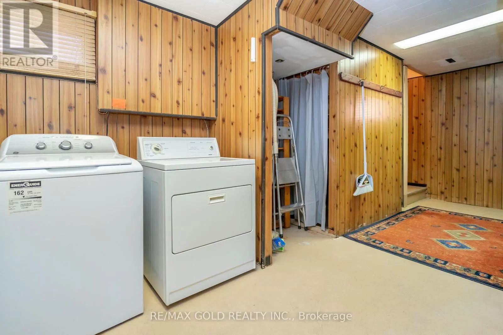 20 DUNSTER CRESCENT