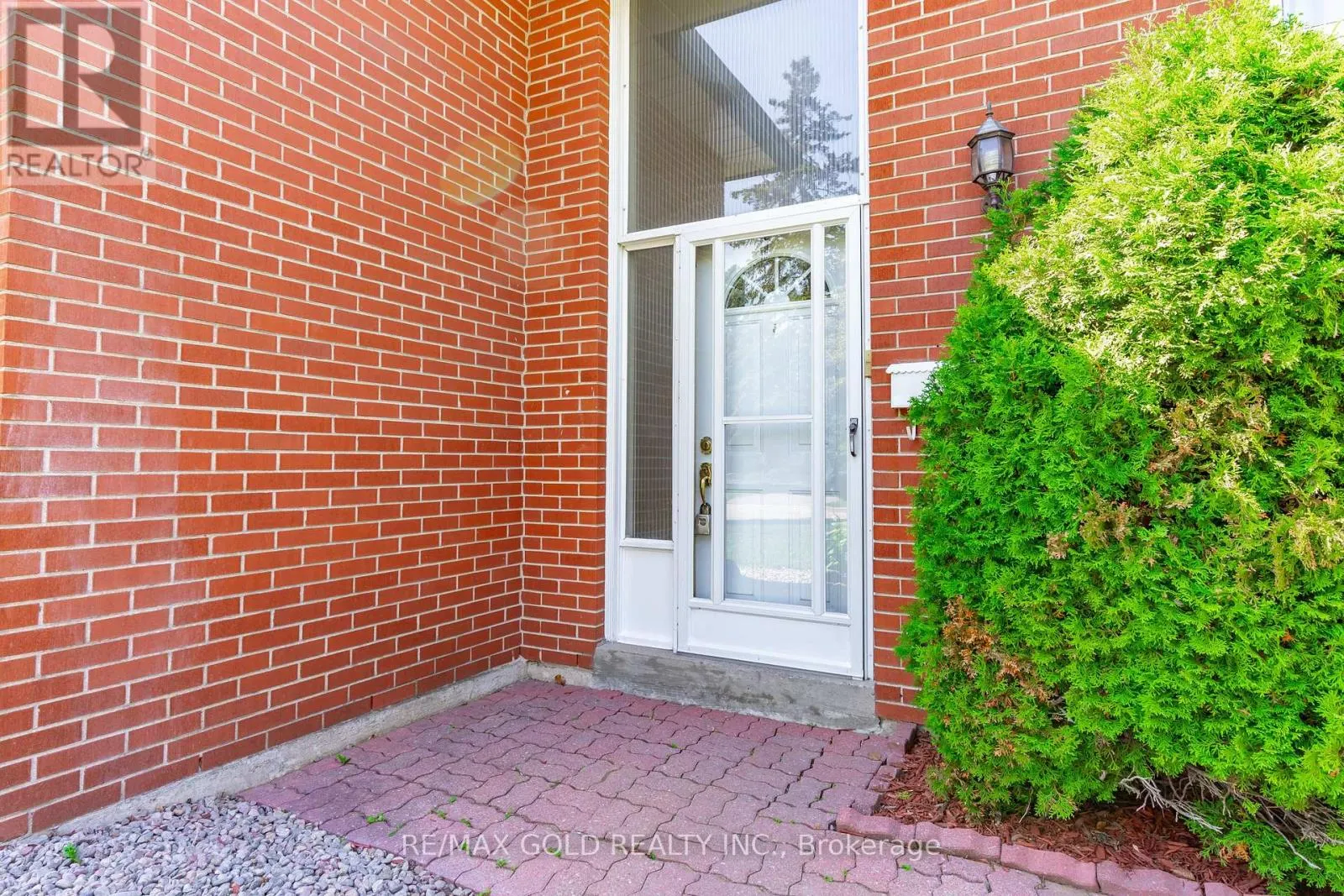 20 DUNSTER CRESCENT