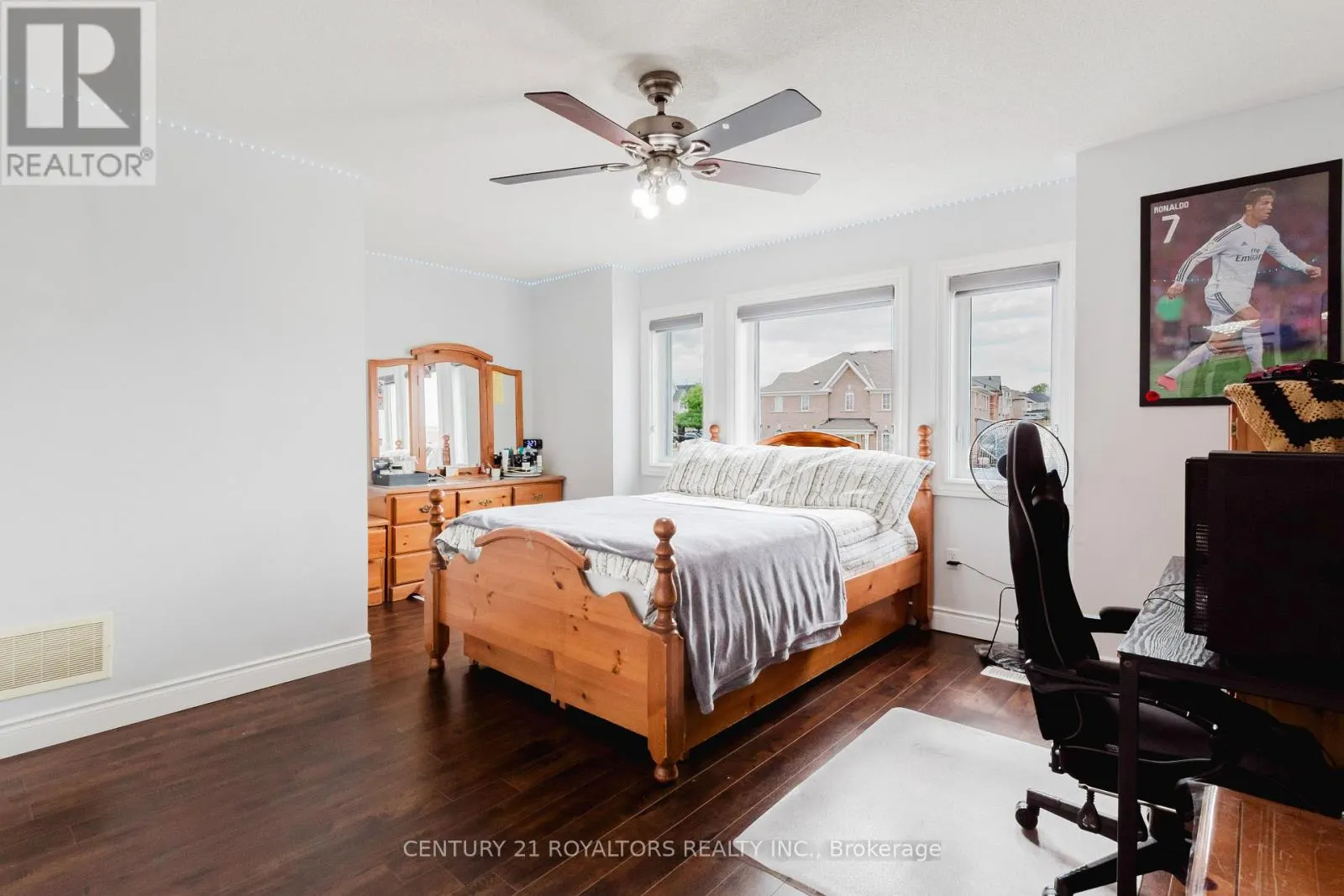 19 OXTAIL LANE
