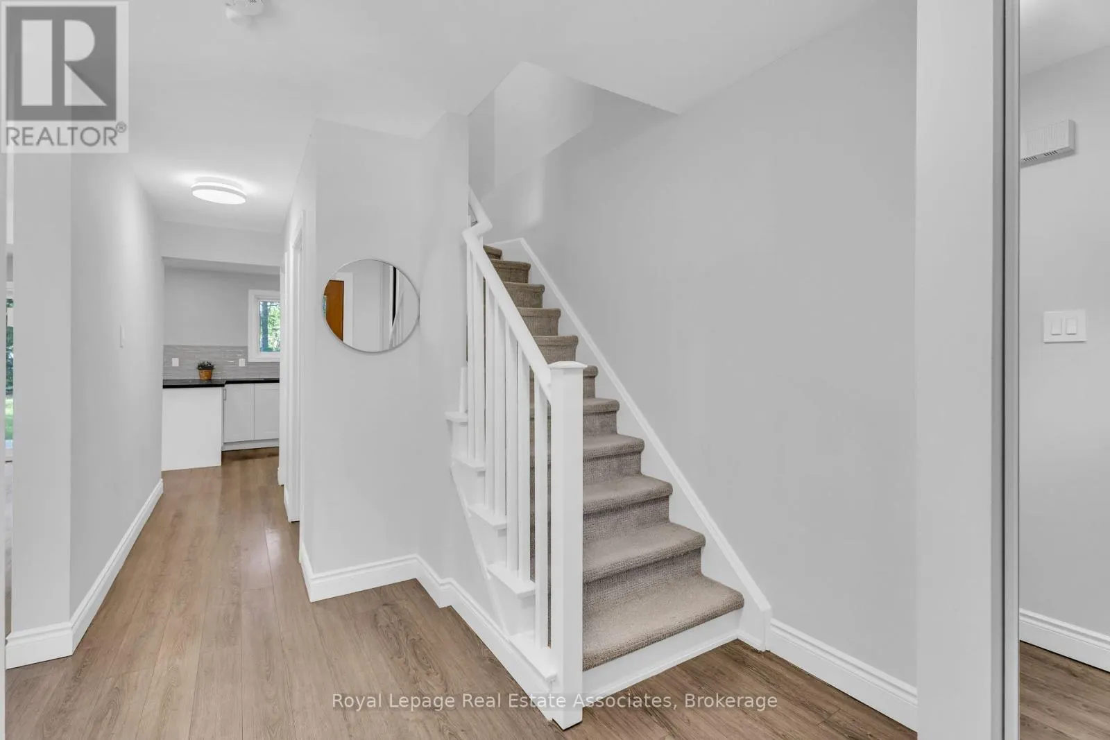 1274 RICHARDS CRESCENT