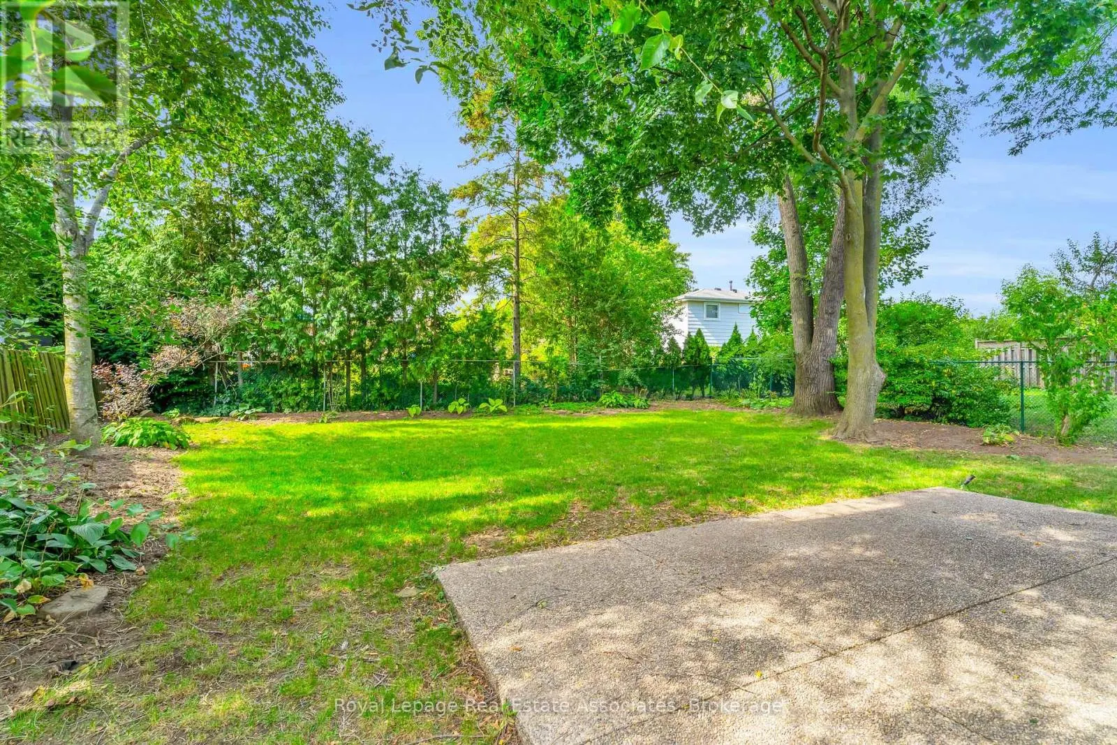 1274 RICHARDS CRESCENT