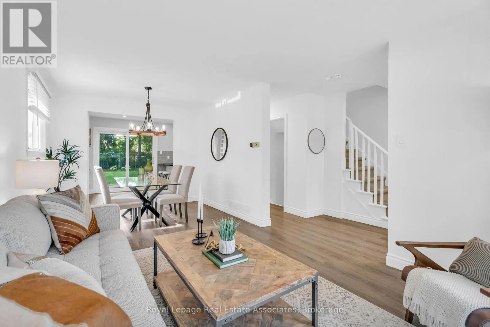 1274 RICHARDS CRESCENT