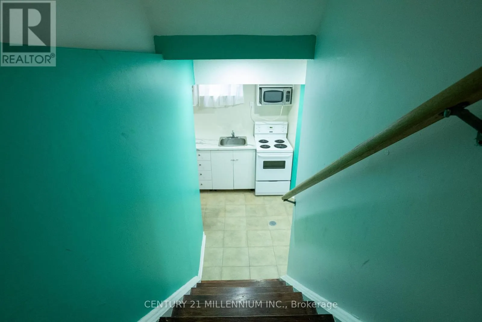 11 BLAIRWOOD COURT