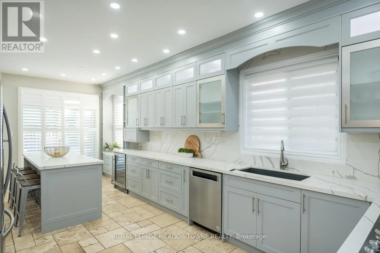 371 ALEXANDER CRESCENT