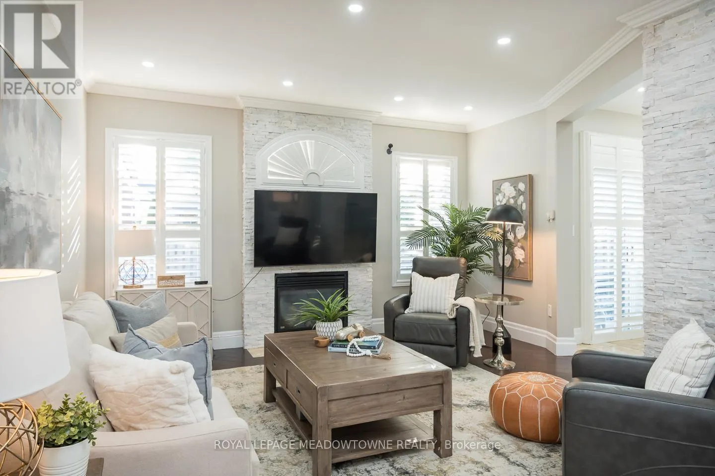 371 ALEXANDER CRESCENT