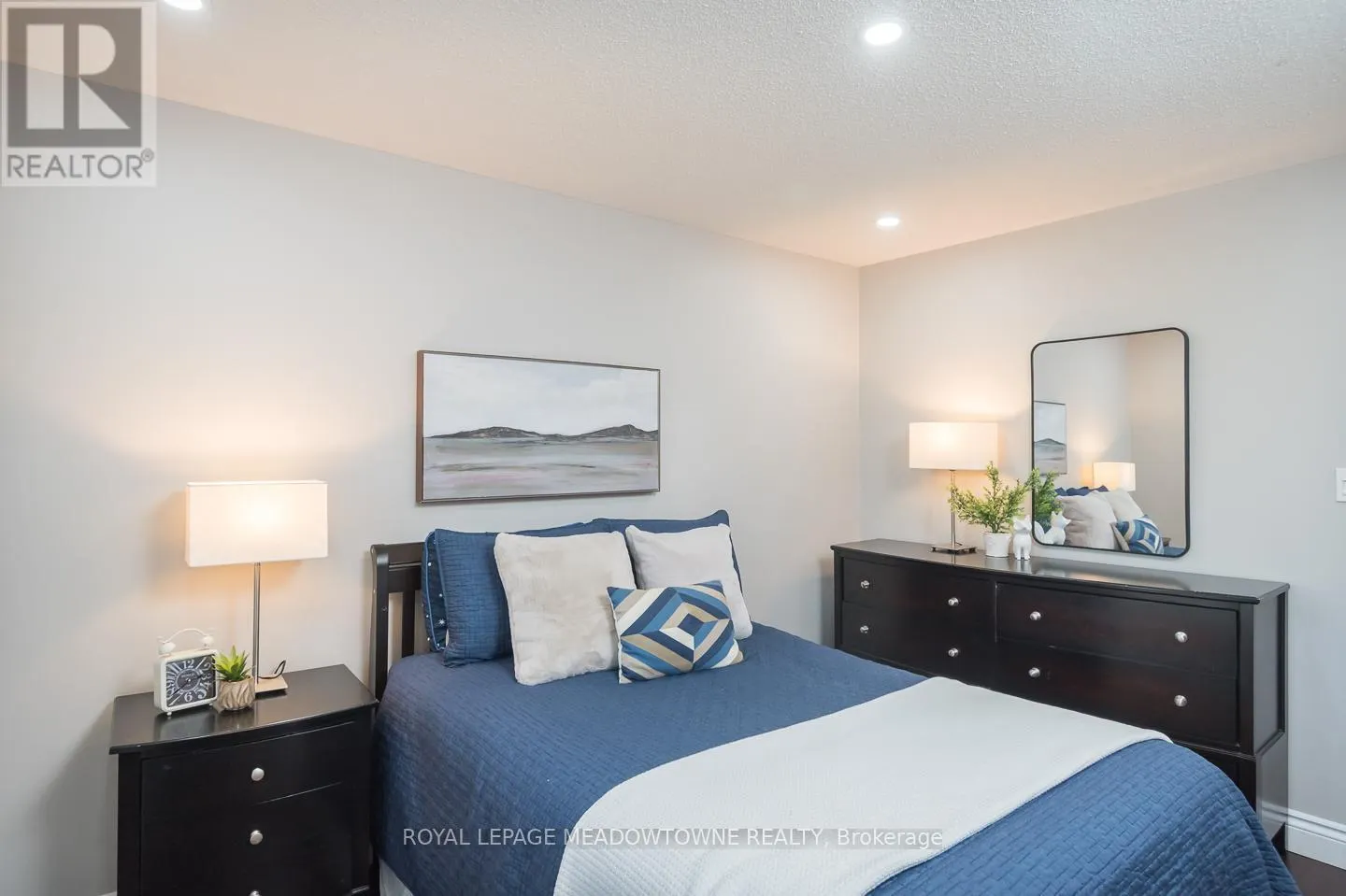 371 ALEXANDER CRESCENT