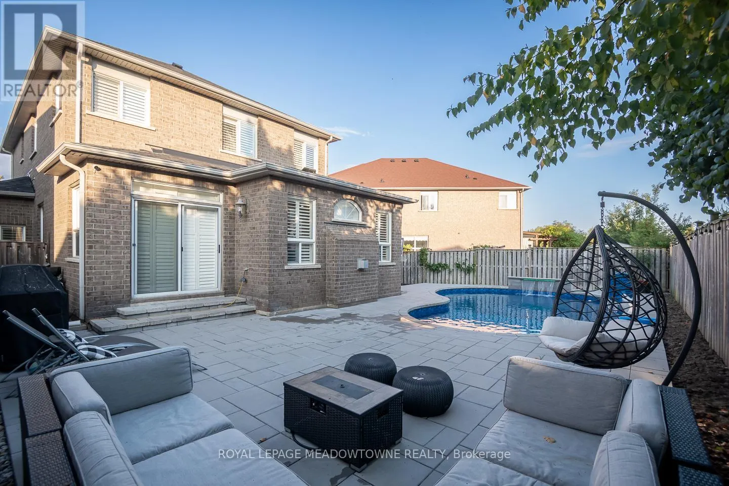 371 ALEXANDER CRESCENT