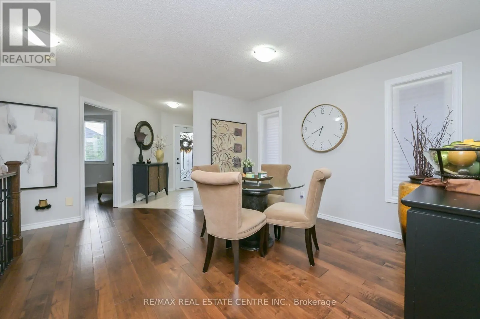 96 LAUCHLIN CRESCENT