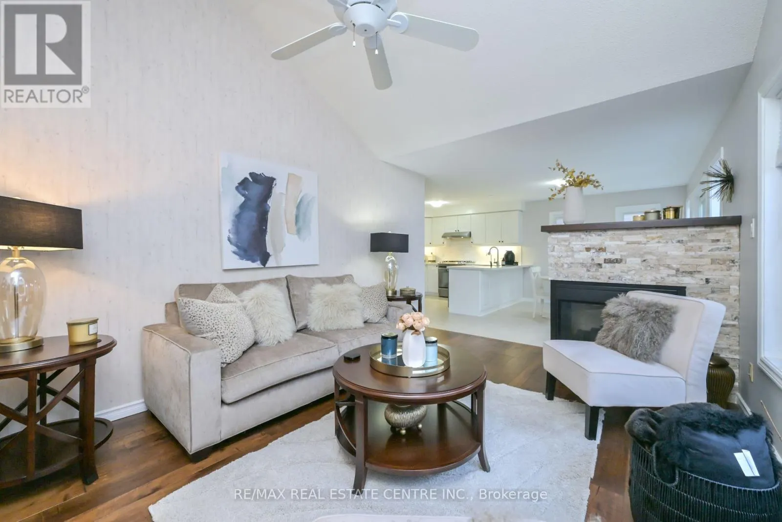 96 LAUCHLIN CRESCENT