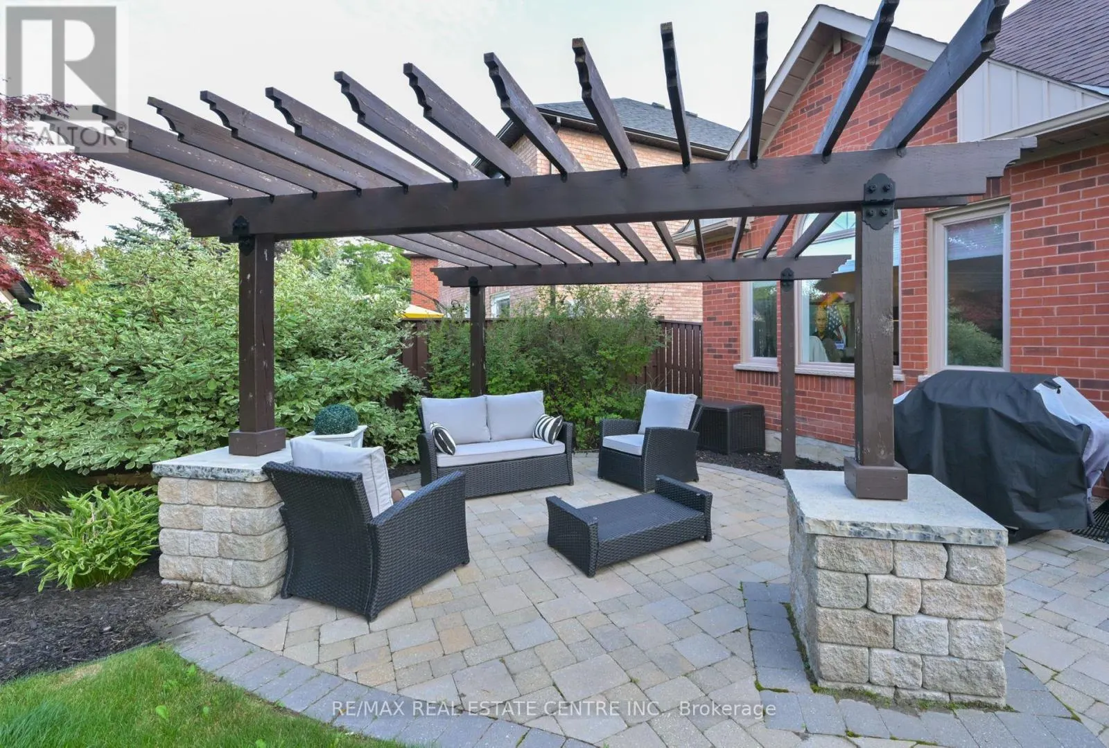 96 LAUCHLIN CRESCENT