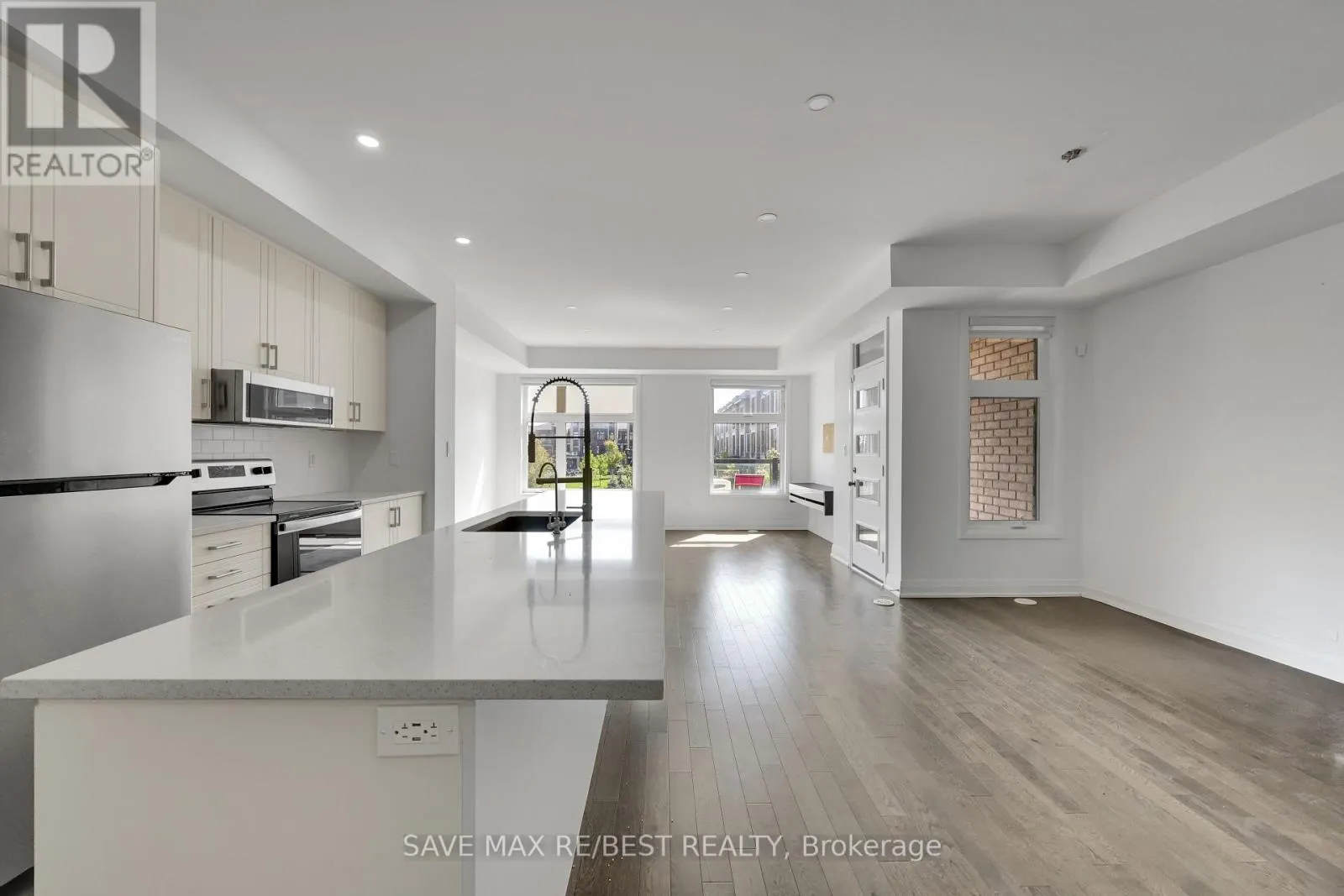 2536 LITTLEFIELD CRESCENT