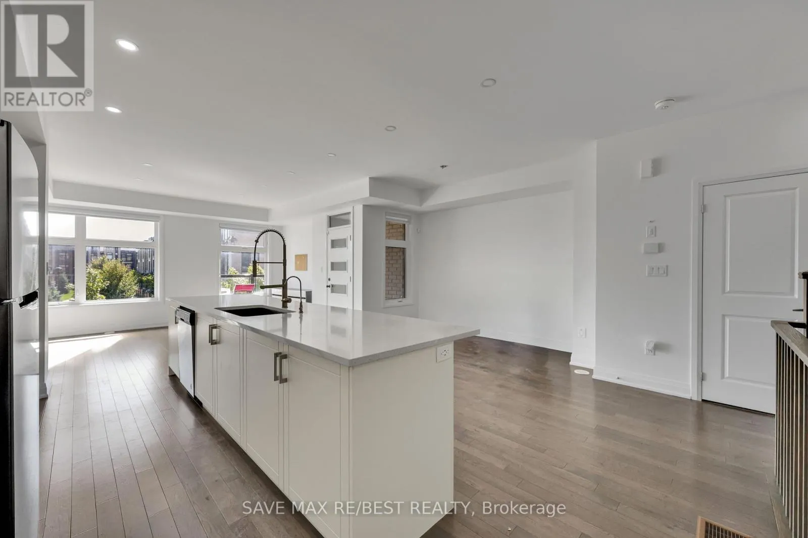 2536 LITTLEFIELD CRESCENT