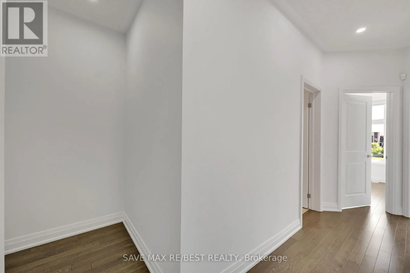 2536 LITTLEFIELD CRESCENT