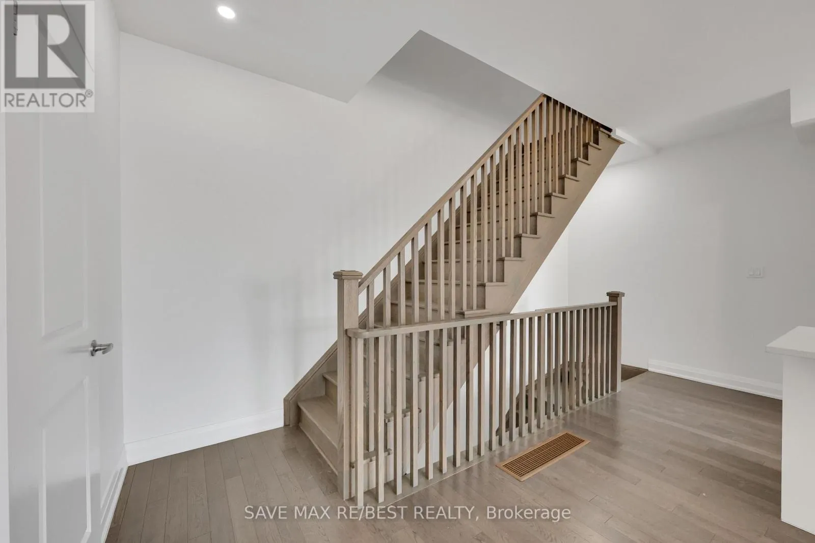 2536 LITTLEFIELD CRESCENT