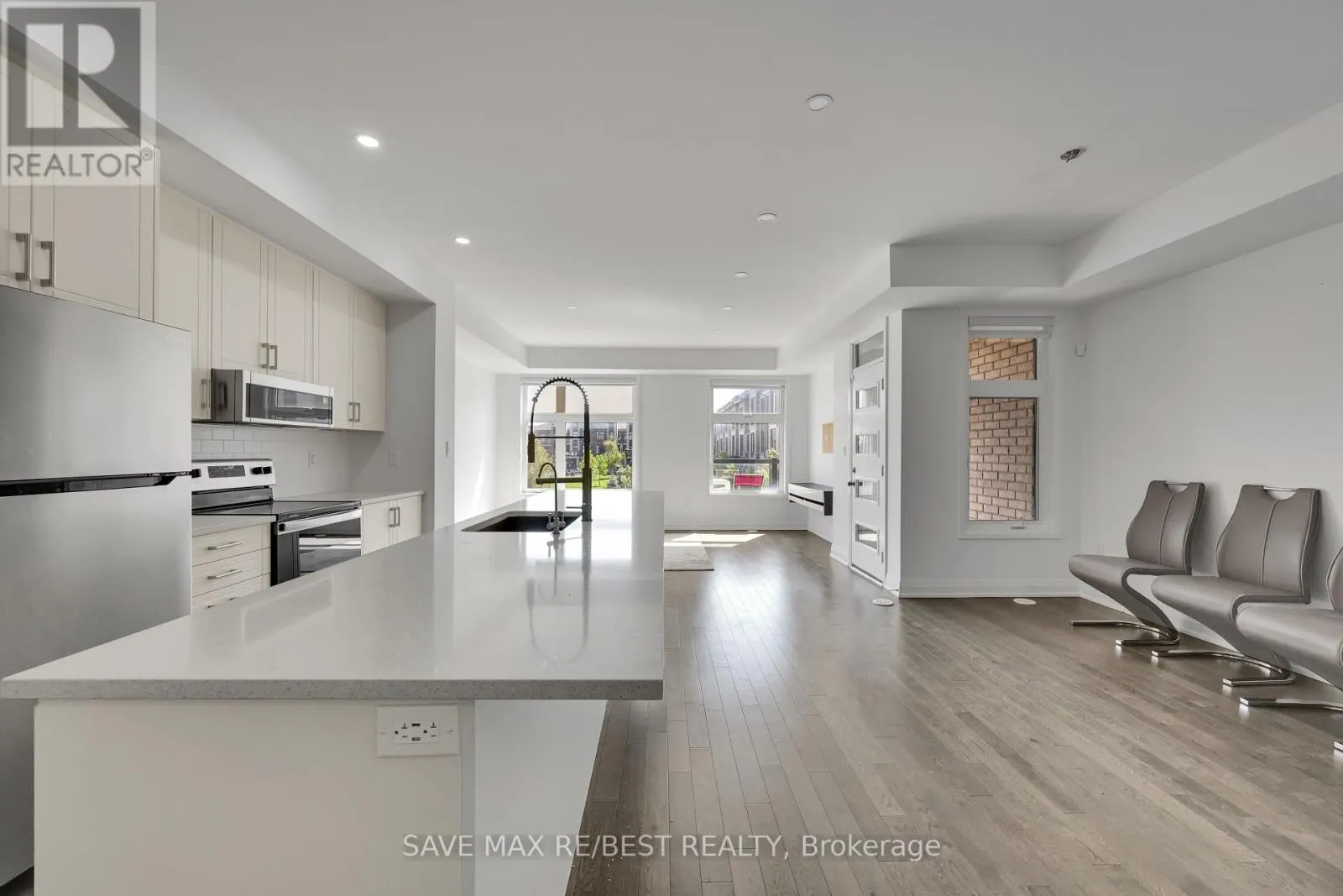 2536 LITTLEFIELD CRESCENT