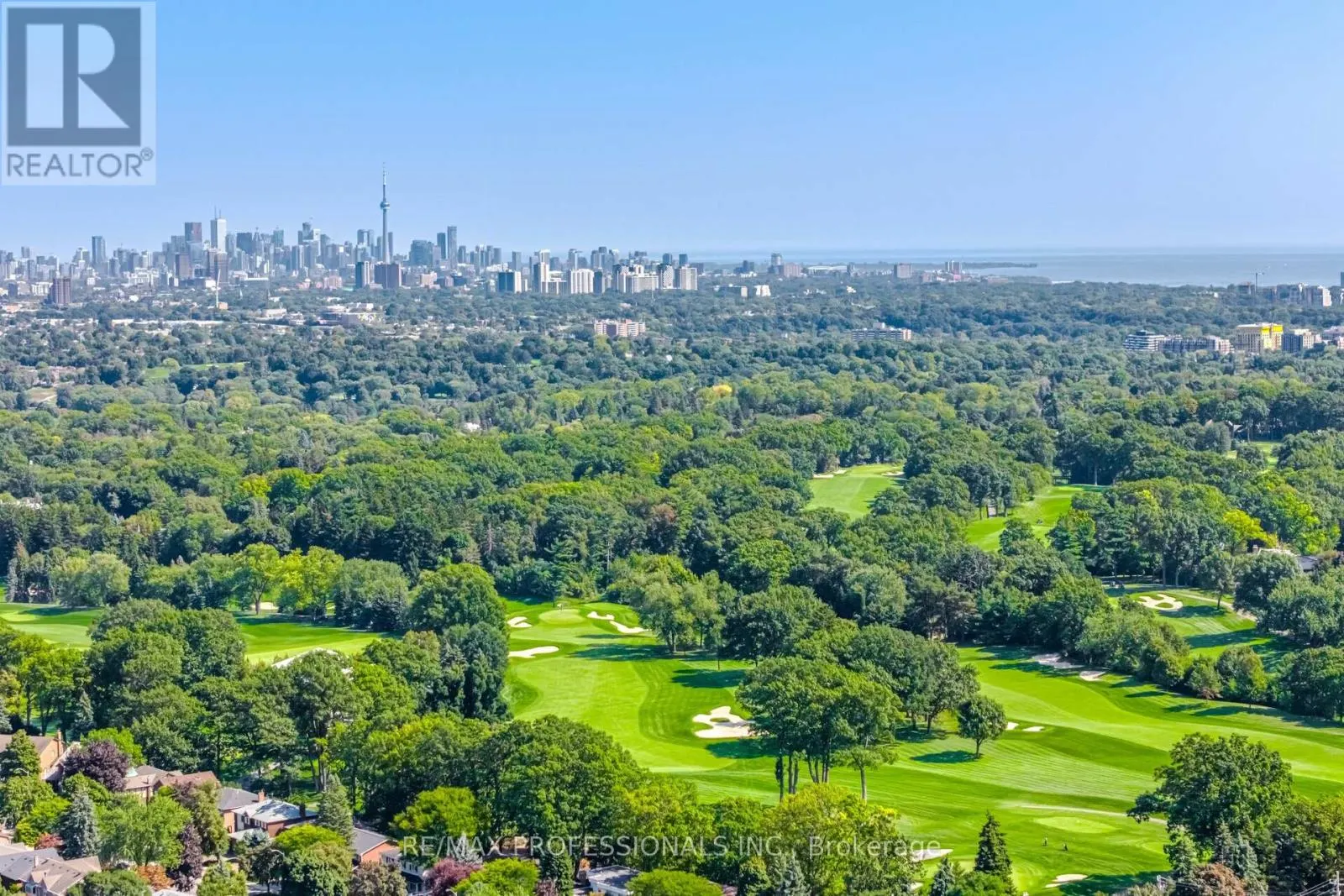 7 QUEENSBOROUGH CRESCENT