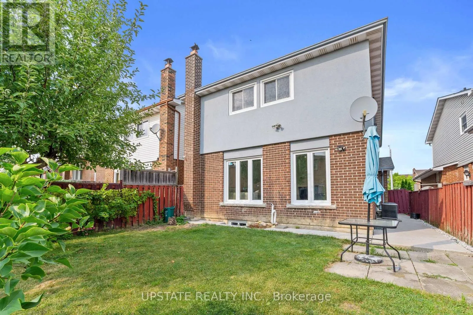75 WINTERFOLD DRIVE