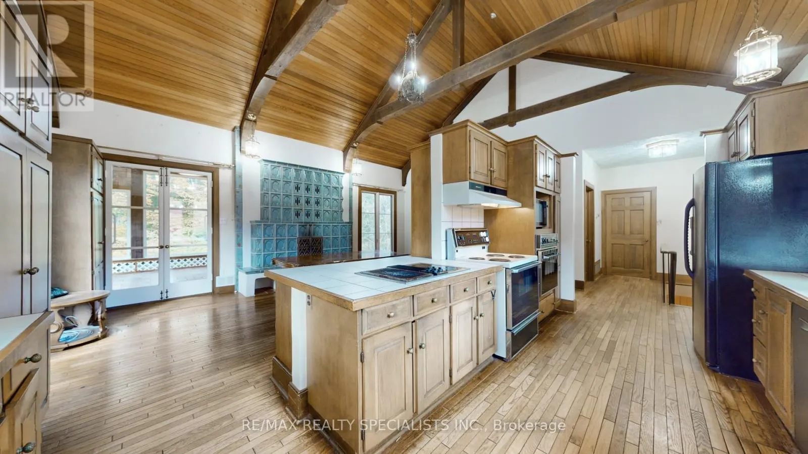 1251 BRITANNIA ROAD