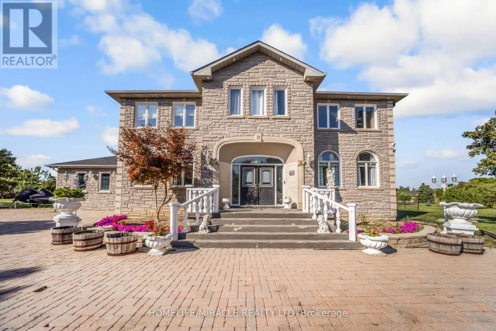 21 BOWMAN AVENUE