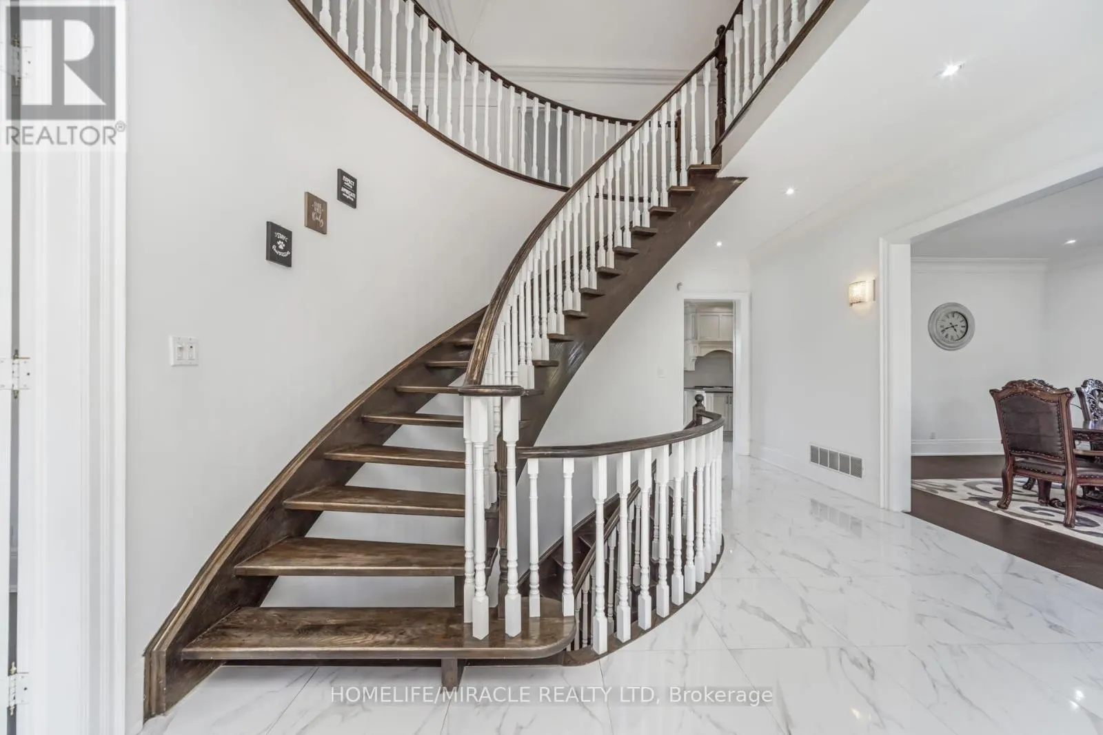 21 BOWMAN AVENUE