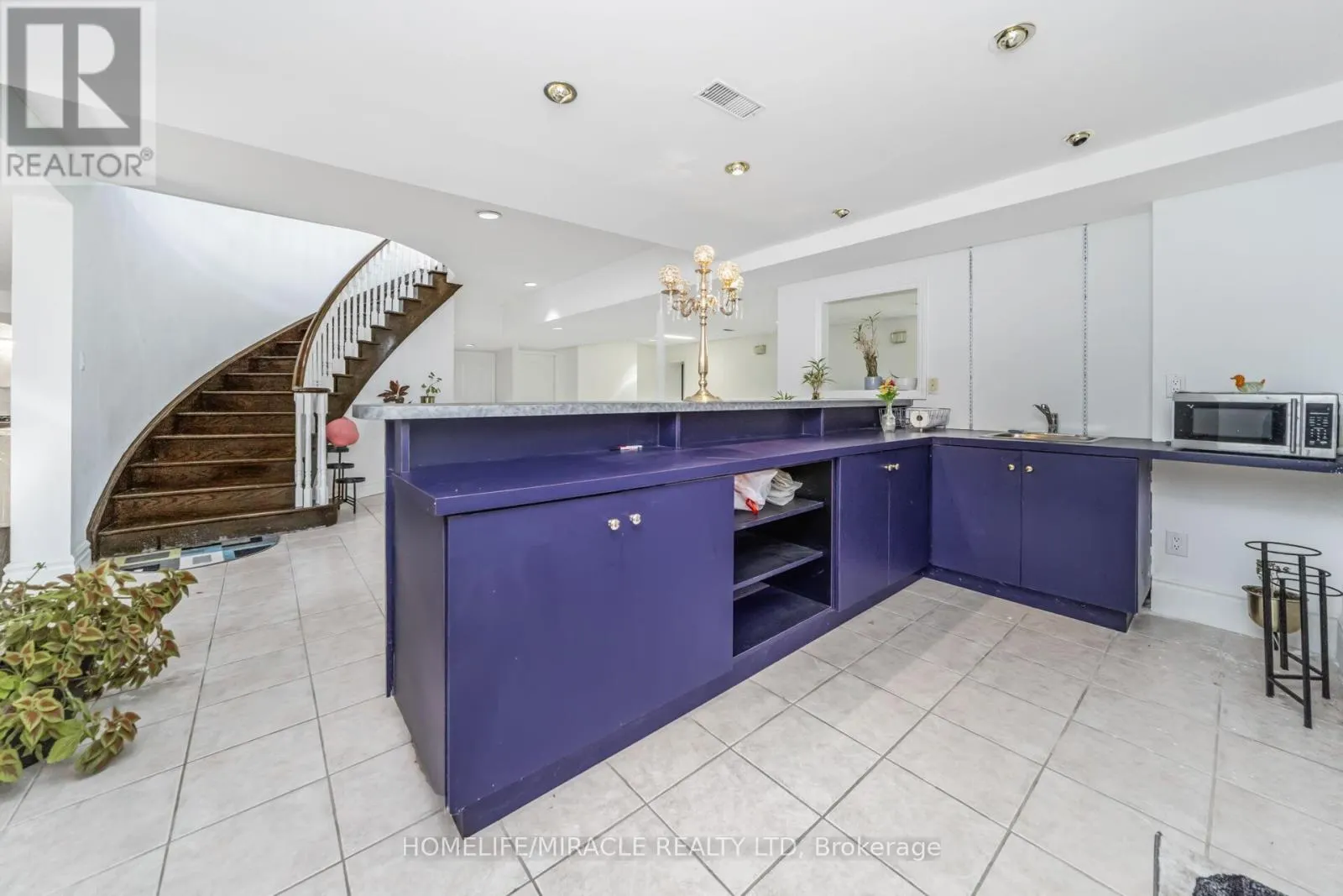 21 BOWMAN AVENUE