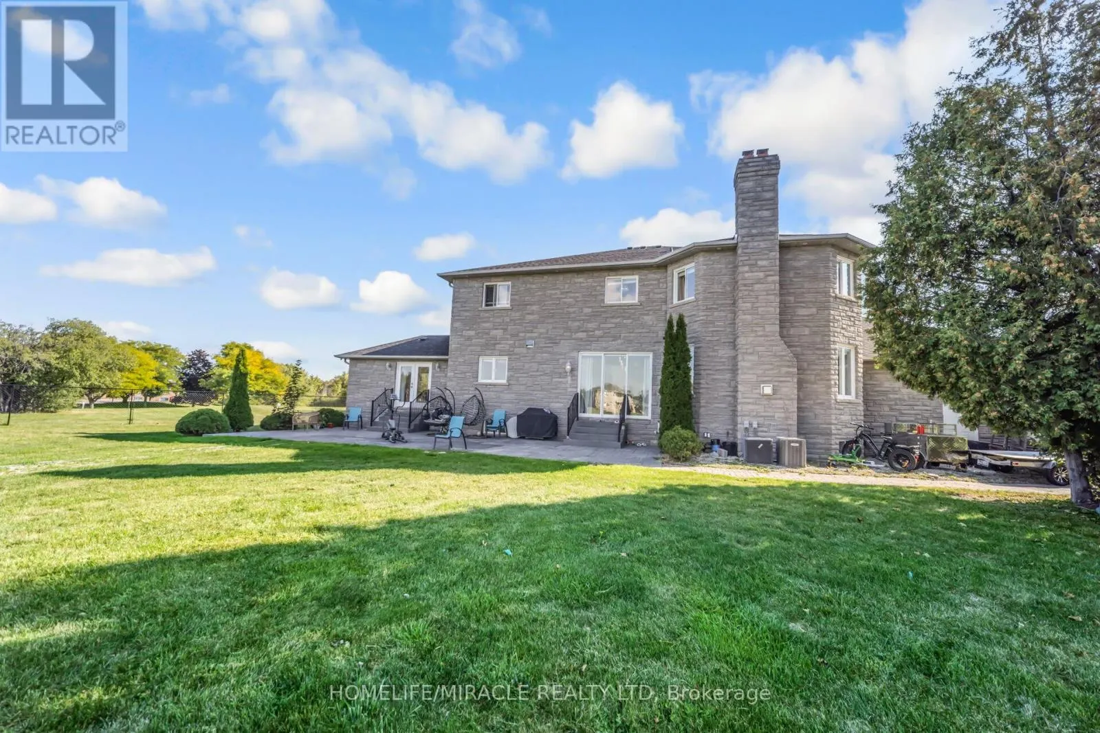 21 BOWMAN AVENUE