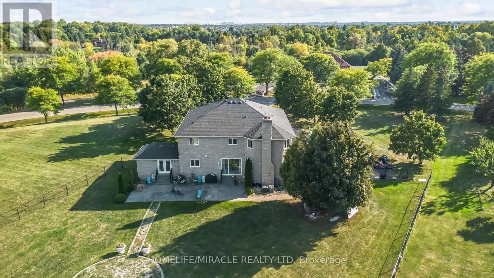 21 BOWMAN AVENUE
